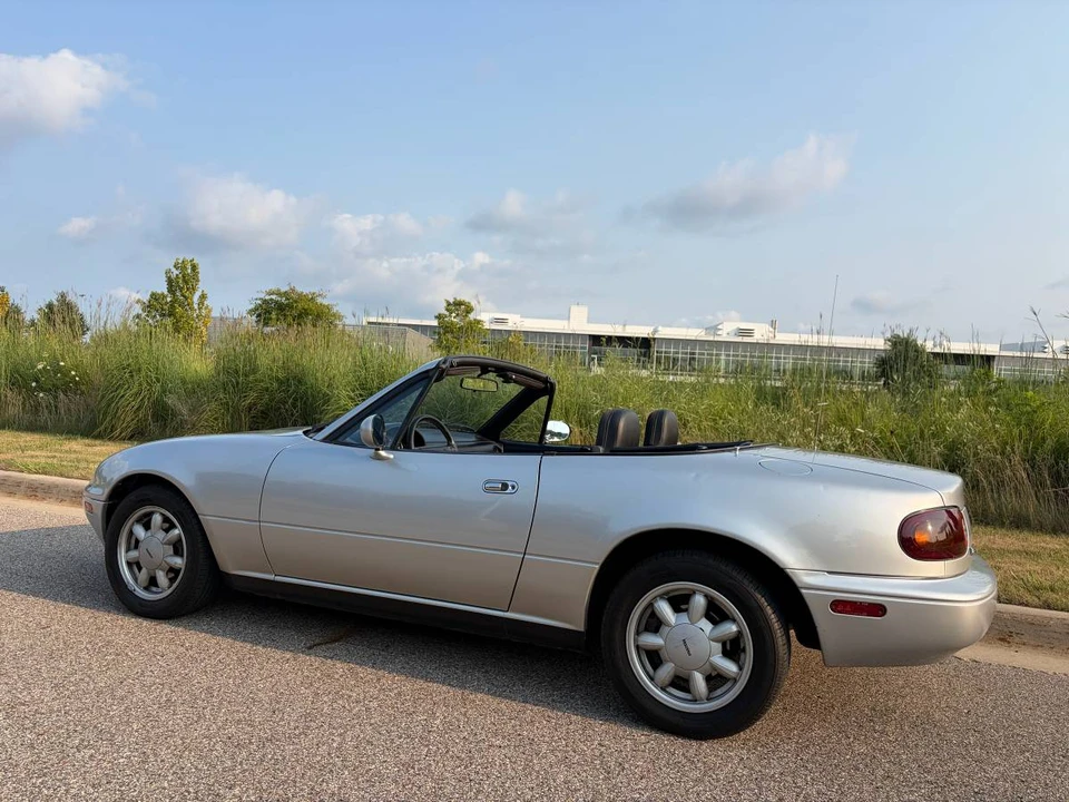 1990 Mazda NA MX-5 Miata - Image 4 of 18