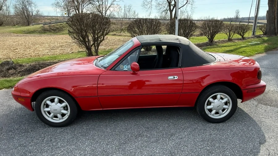 1990 Mazda NA MX-5 Miata - Image 2 of 11