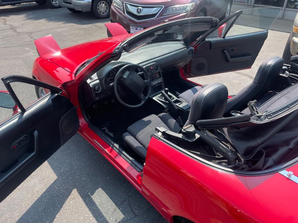 1990 Mazda NA MX-5 Miata - Image 11 of 21