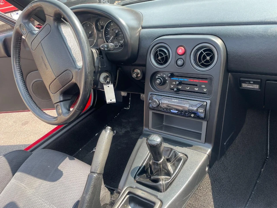1990 Mazda NA MX-5 Miata - Image 14 of 21