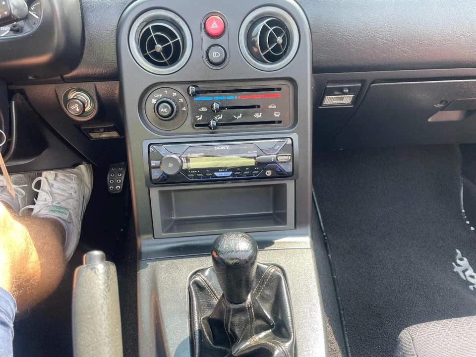 1990 Mazda NA MX-5 Miata - Image 15 of 21