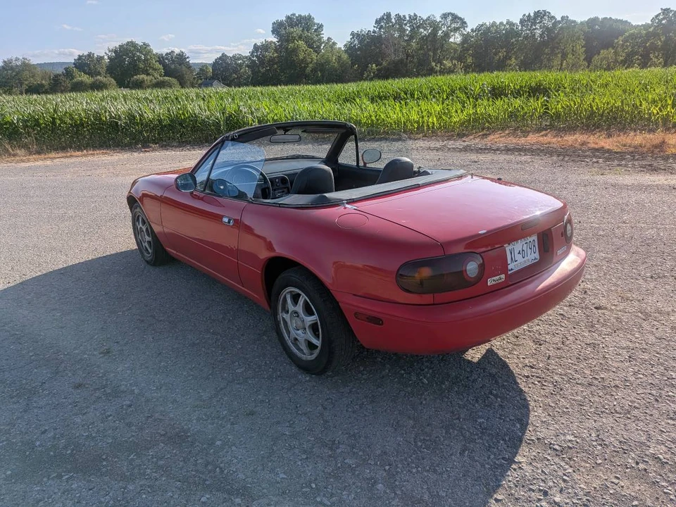 1990 Mazda NA MX-5 Miata - Image 4 of 11
