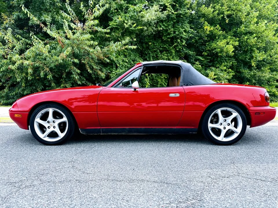 1990 Mazda NA MX-5 Miata - Image 16 of 17