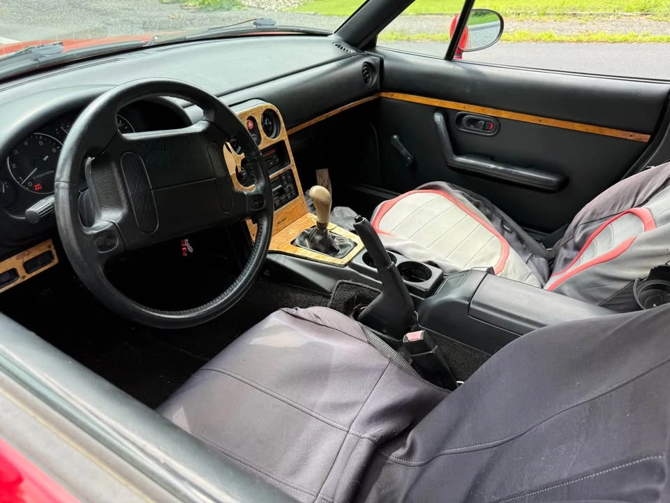 1990 Mazda NA MX-5 Miata - Image 8 of 15