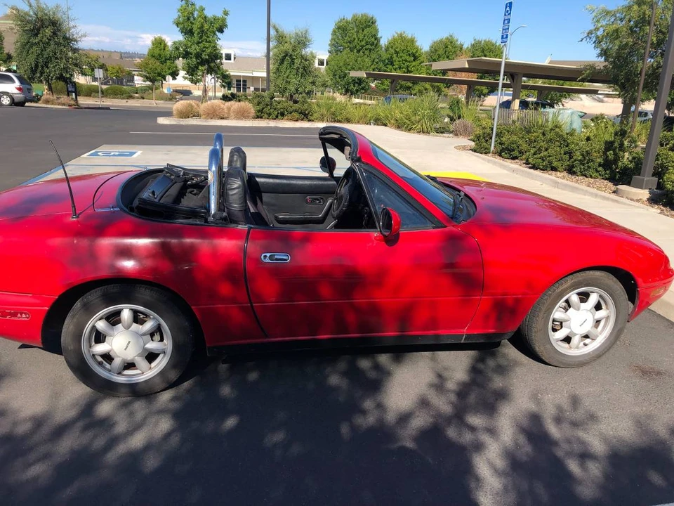 1990 Mazda NA MX-5 Miata - Image 4 of 9