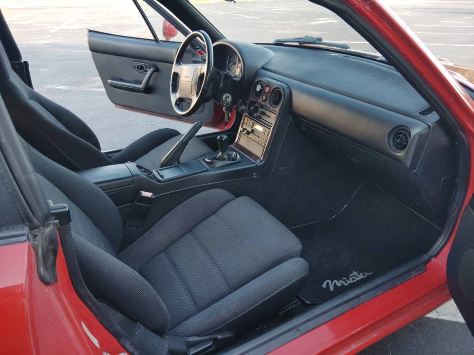 1990 Mazda NA MX-5 Miata - Image 8 of 14