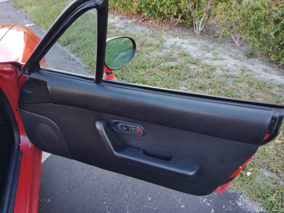 1990 Mazda NA MX-5 Miata - Image 11 of 14