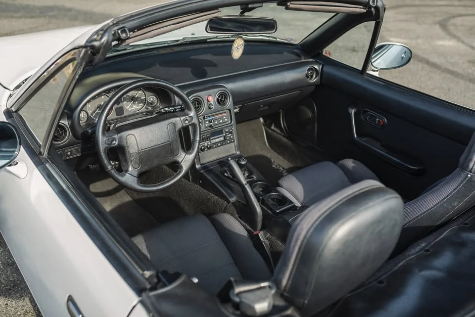 1990 Mazda NA MX-5 Miata - Image 11 of 16