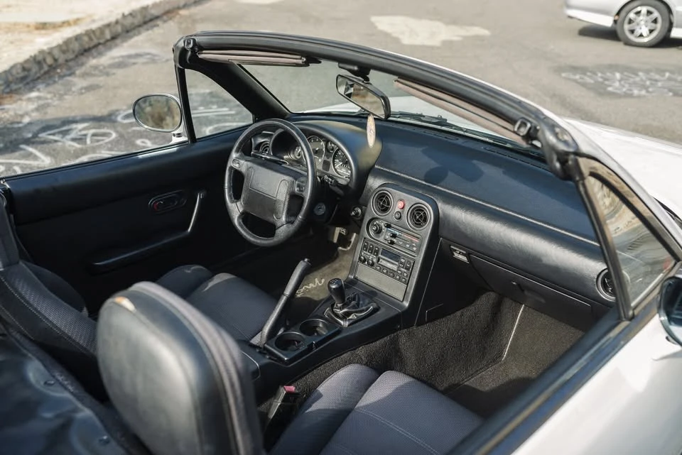 1990 Mazda NA MX-5 Miata - Image 12 of 16