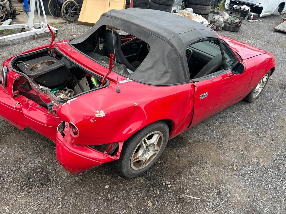 1990 Mazda NA MX-5 Miata - Image 3 of 11