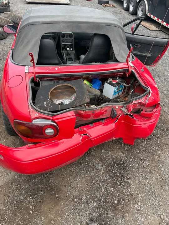1990 Mazda NA MX-5 Miata - Image 4 of 11