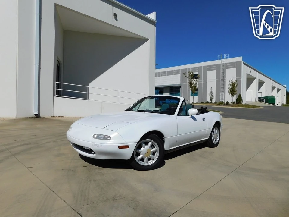 1990 Mazda NA MX-5 Miata - Image 14 of 21