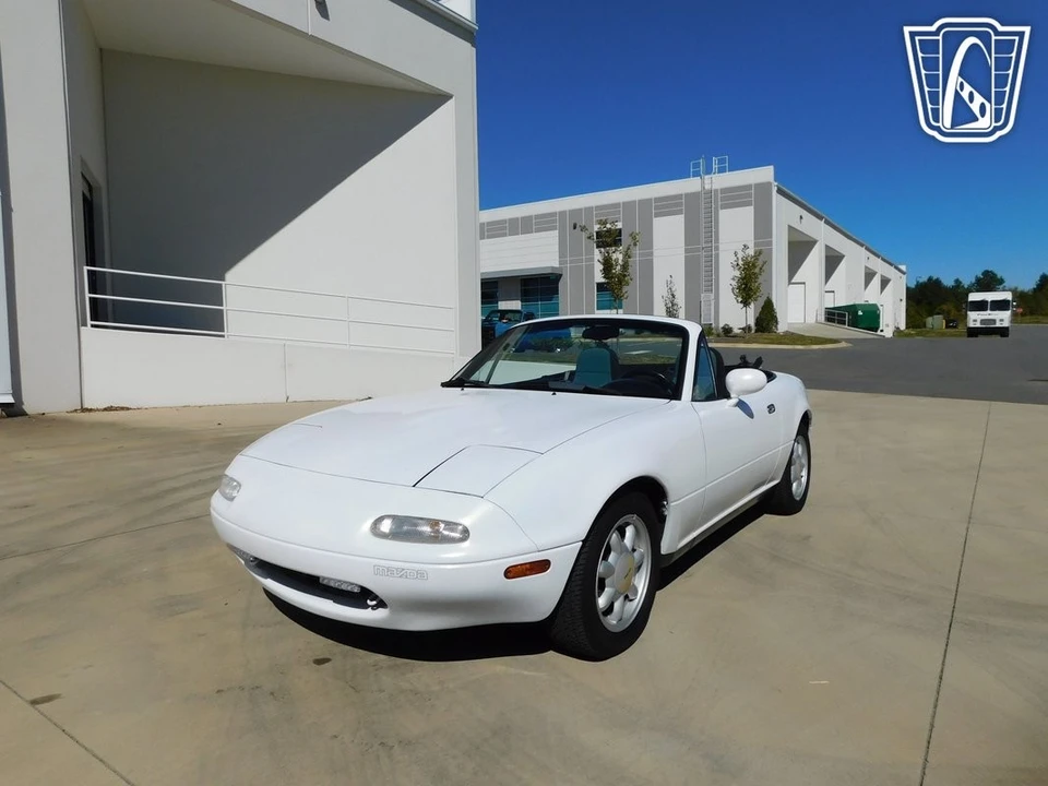 1990 Mazda NA MX-5 Miata - Image 20 of 21