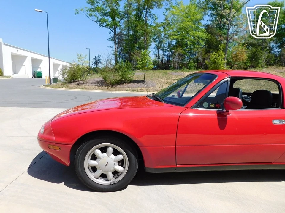 1990 Mazda NA MX-5 Miata - Image 11 of 12