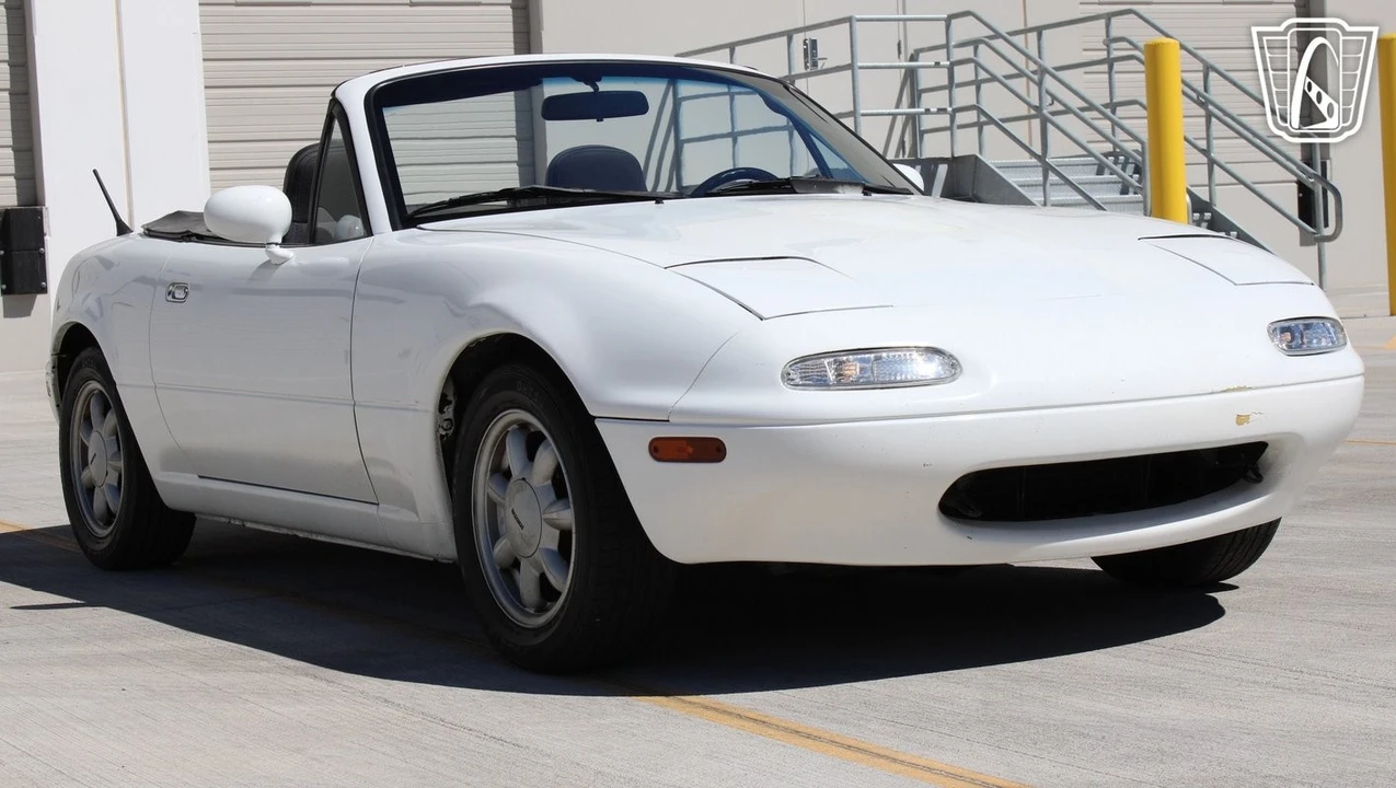 1990 Mazda NA MX-5 Miata - Image 5 of 12