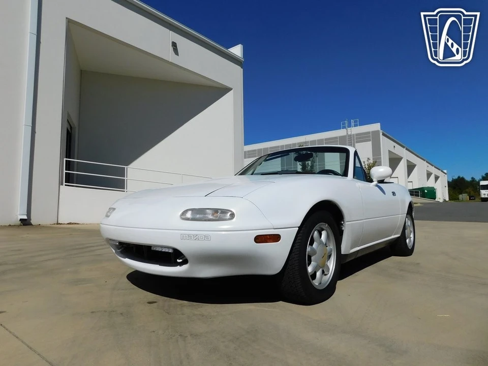 1990 Mazda NA MX-5 Miata - Image 19 of 21