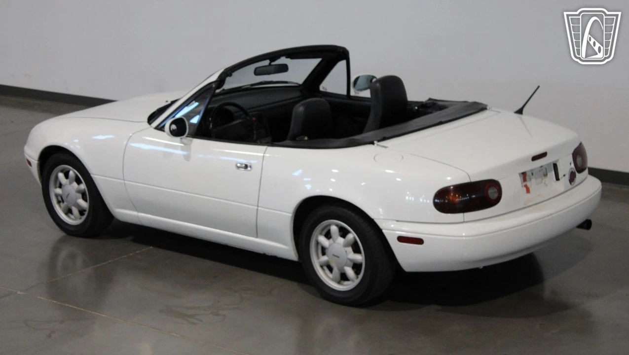 1990 Mazda NA MX-5 Miata - Image 11 of 12