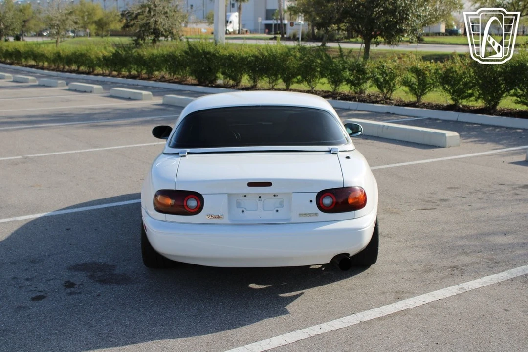 1990 Mazda NA MX-5 Miata - Image 6 of 12
