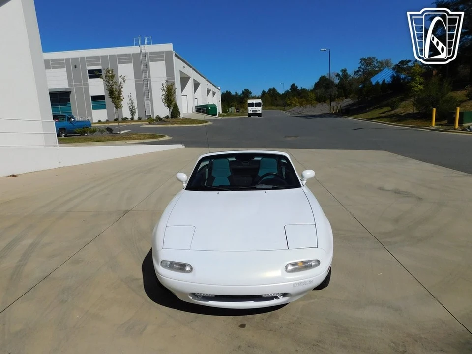 1990 Mazda NA MX-5 Miata - Image 18 of 21