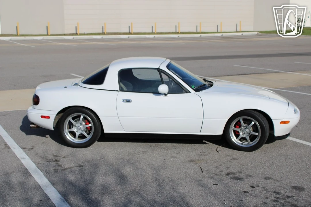 1990 Mazda NA MX-5 Miata - Image 5 of 12