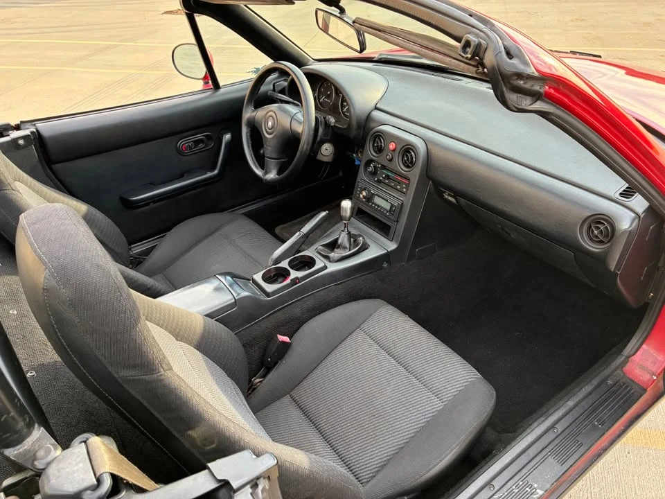 1990 Mazda NA MX-5 Miata - Image 4 of 11