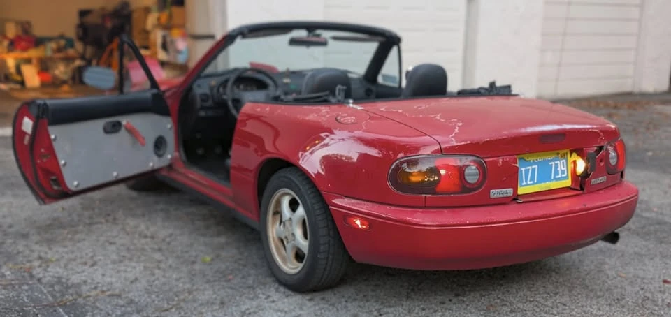1990 Mazda NA MX-5 Miata - Image 11 of 21