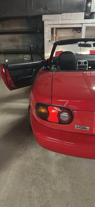 1990 Mazda NA MX-5 Miata - Image 11 of 17