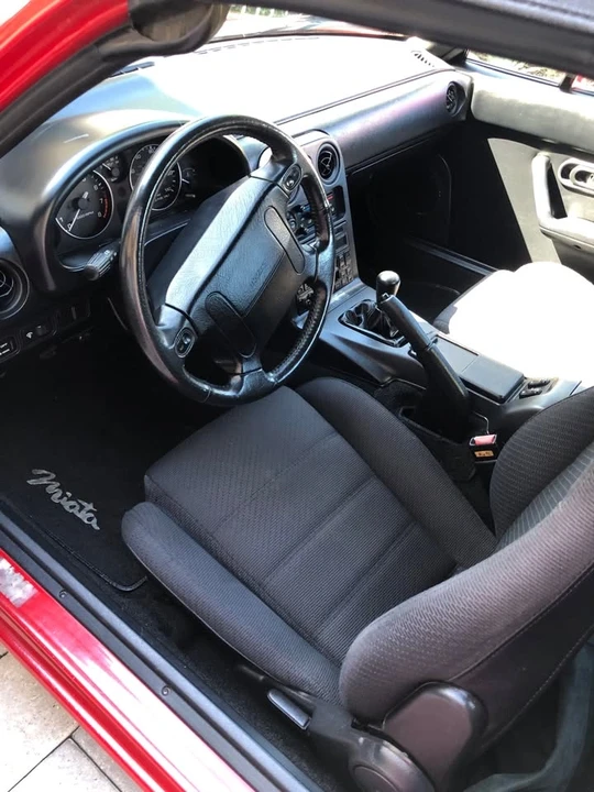1990 Mazda NA MX-5 Miata - Image 6 of 12
