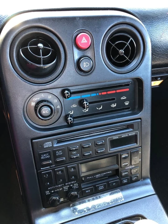 1990 Mazda NA MX-5 Miata - Image 5 of 12