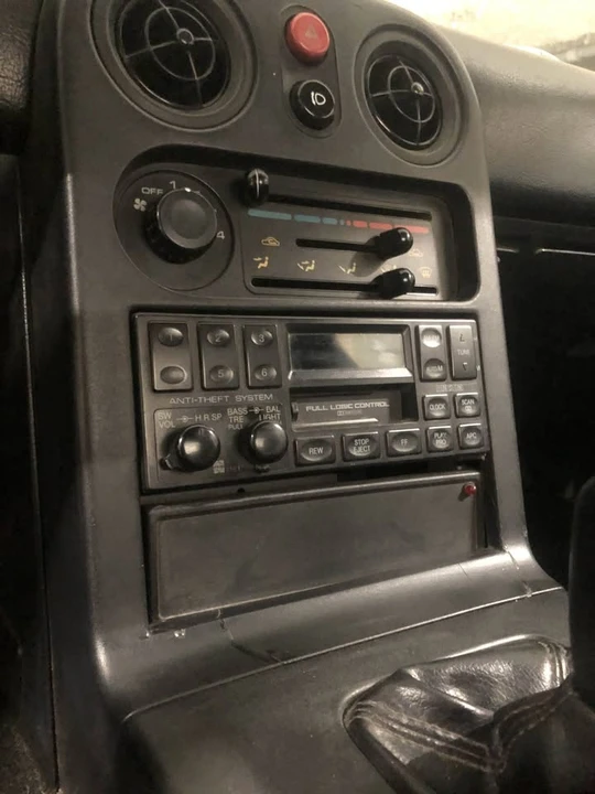 1990 Mazda NA MX-5 Miata - Image 8 of 9