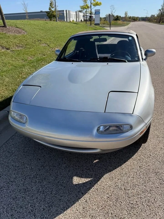 1990 Mazda NA MX-5 Miata - Image 5 of 11