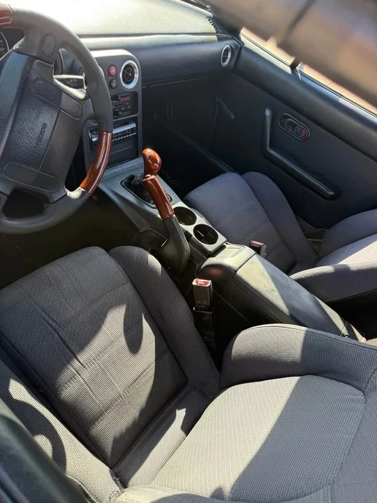 1990 Mazda NA MX-5 Miata - Image 8 of 11