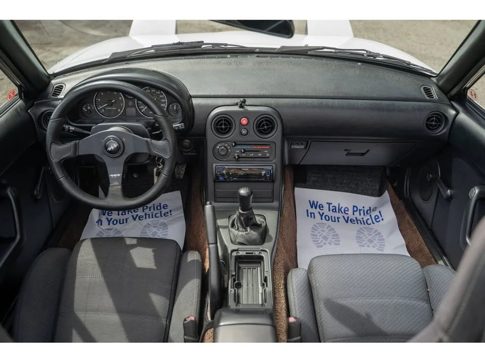 1990 Mazda NA MX-5 Miata - Image 11 of 19
