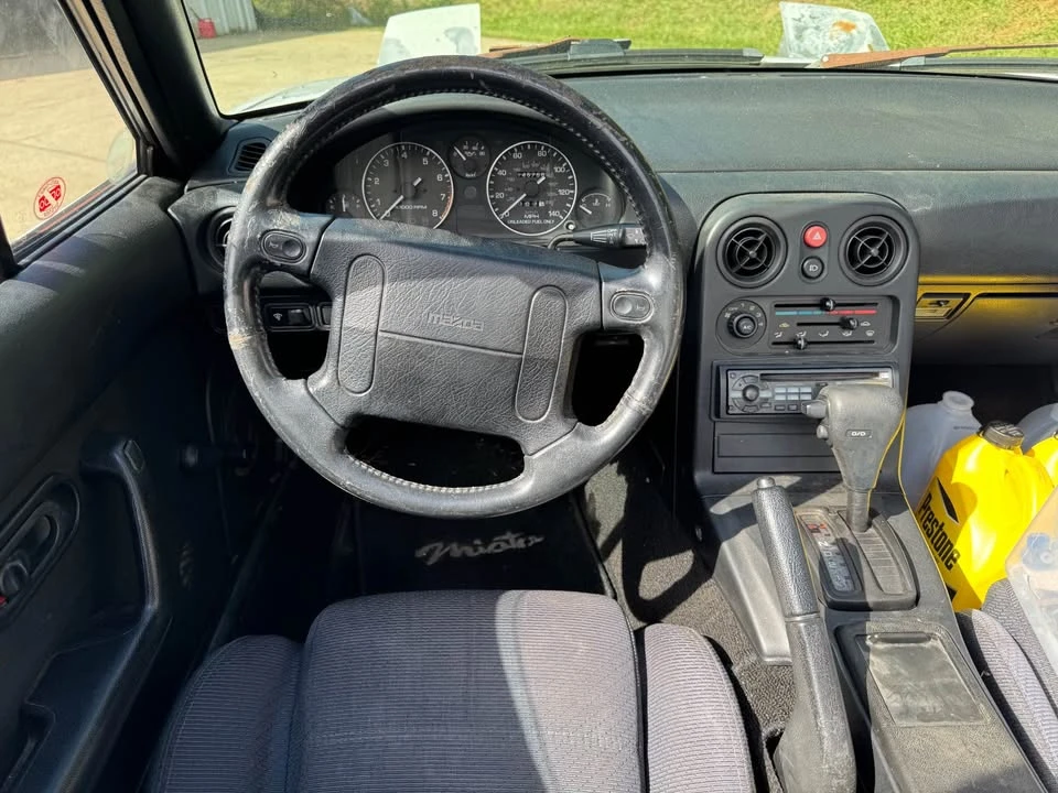 1990 Mazda NA MX-5 Miata - Image 11 of 13