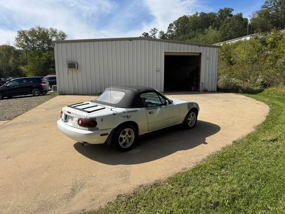 1990 Mazda NA MX-5 Miata - Image 4 of 13