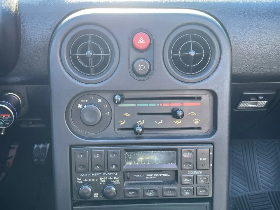 1990 Mazda NA MX-5 Miata - Image 17 of 20