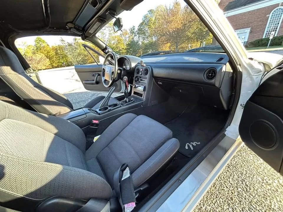 1990 Mazda NA MX-5 Miata - Image 13 of 14