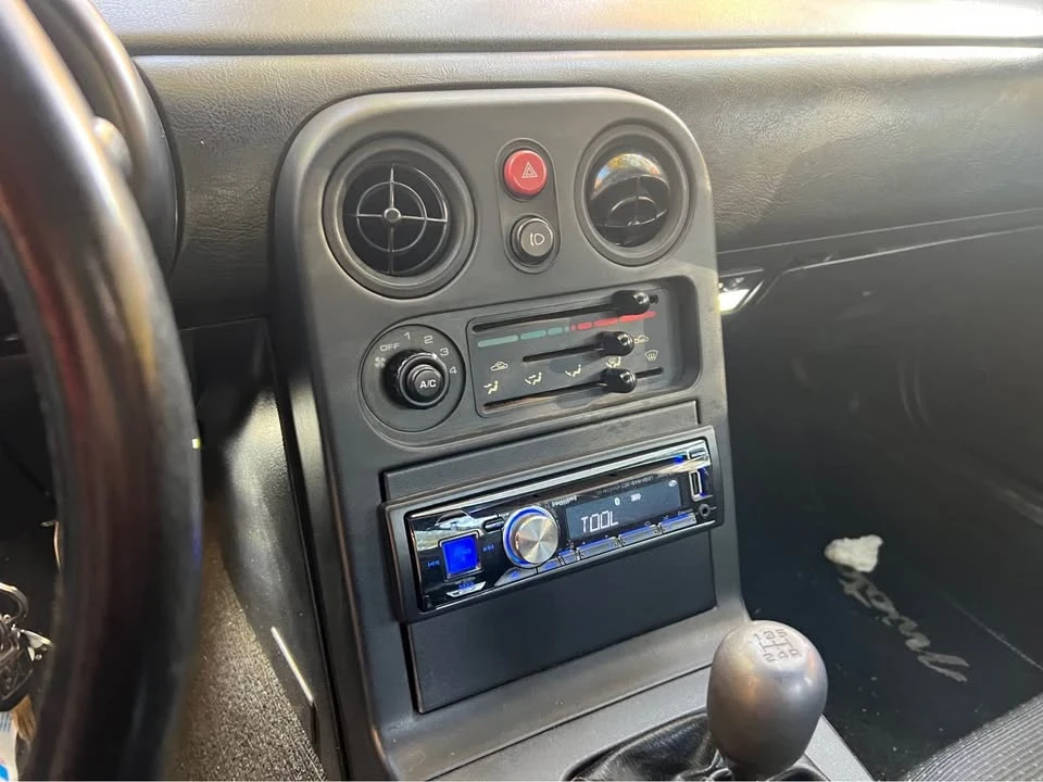 1990 Mazda NA MX-5 Miata - Image 8 of 12