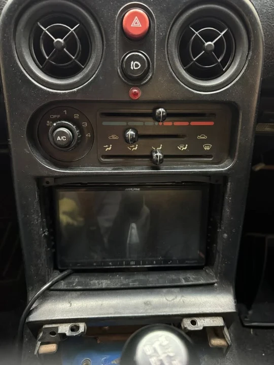 1990 Mazda NA MX-5 Miata - Image 9 of 13