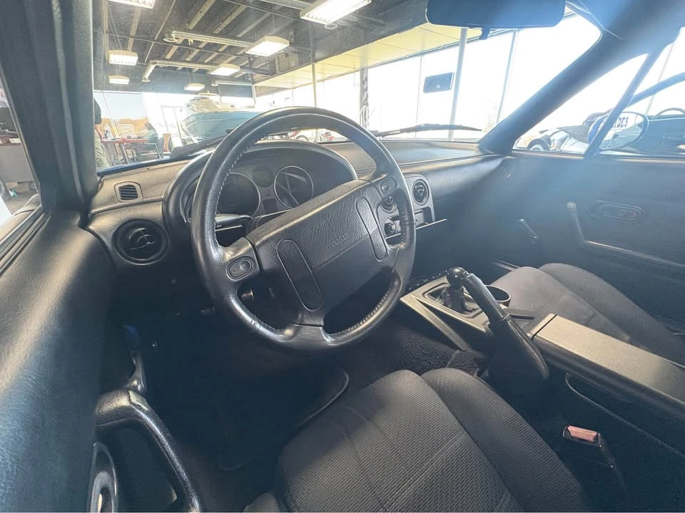1990 Mazda NA MX-5 Miata - Image 5 of 8