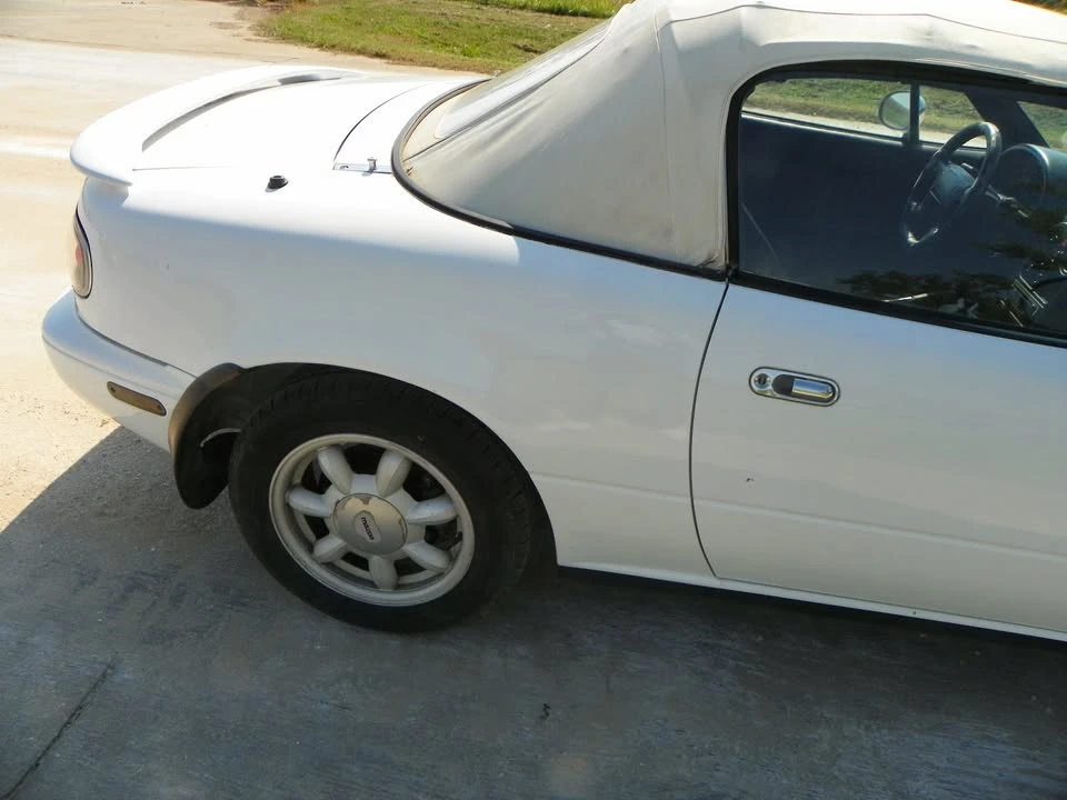 1990 Mazda NA MX-5 Miata - Image 5 of 15
