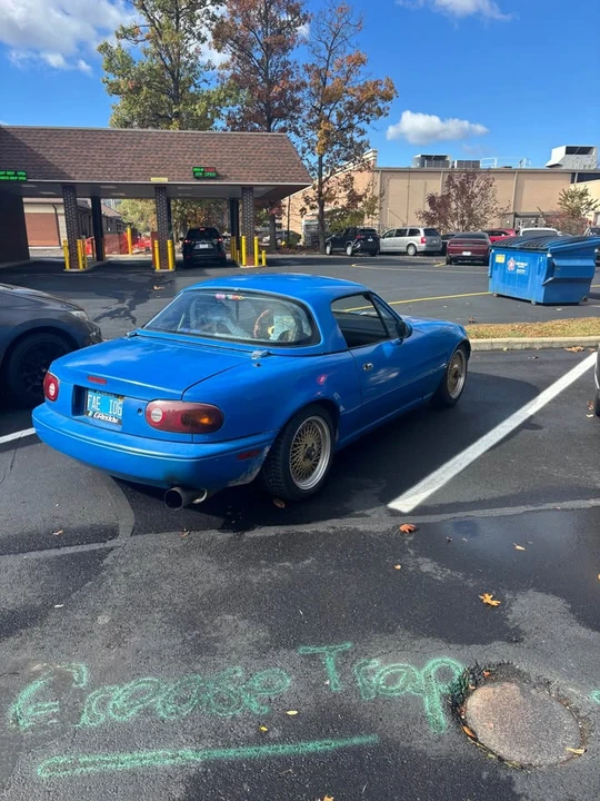 1990 Mazda NA MX-5 Miata - Image 7 of 8