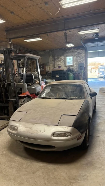 1990 Mazda NA MX-5 Miata - Image 2 of 3