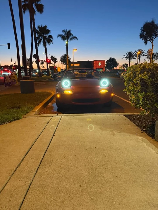 1990 Mazda NA MX-5 Miata - Image 2 of 15