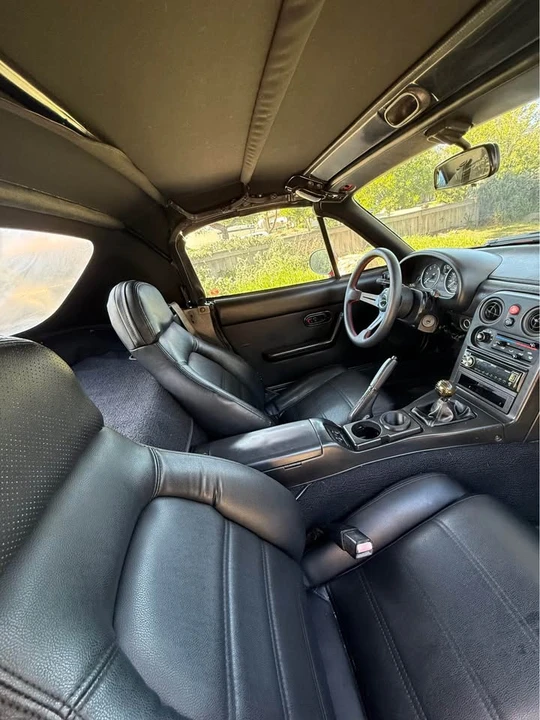1990 Mazda NA MX-5 Miata - Image 11 of 15
