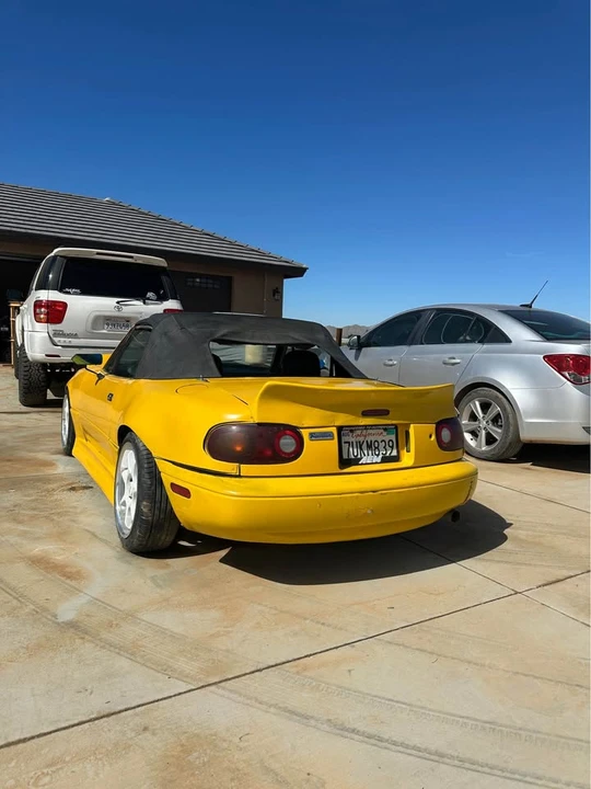 1990 Mazda NA MX-5 Miata - Image 6 of 10