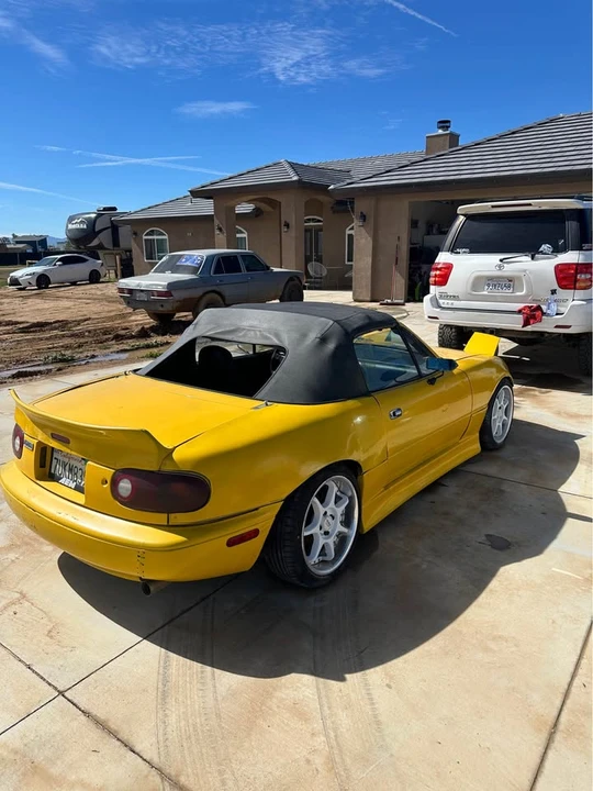 1990 Mazda NA MX-5 Miata - Image 5 of 10