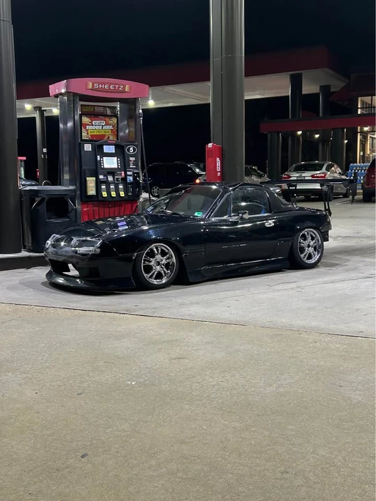 1990 Mazda NA MX-5 Miata - Image 2 of 9