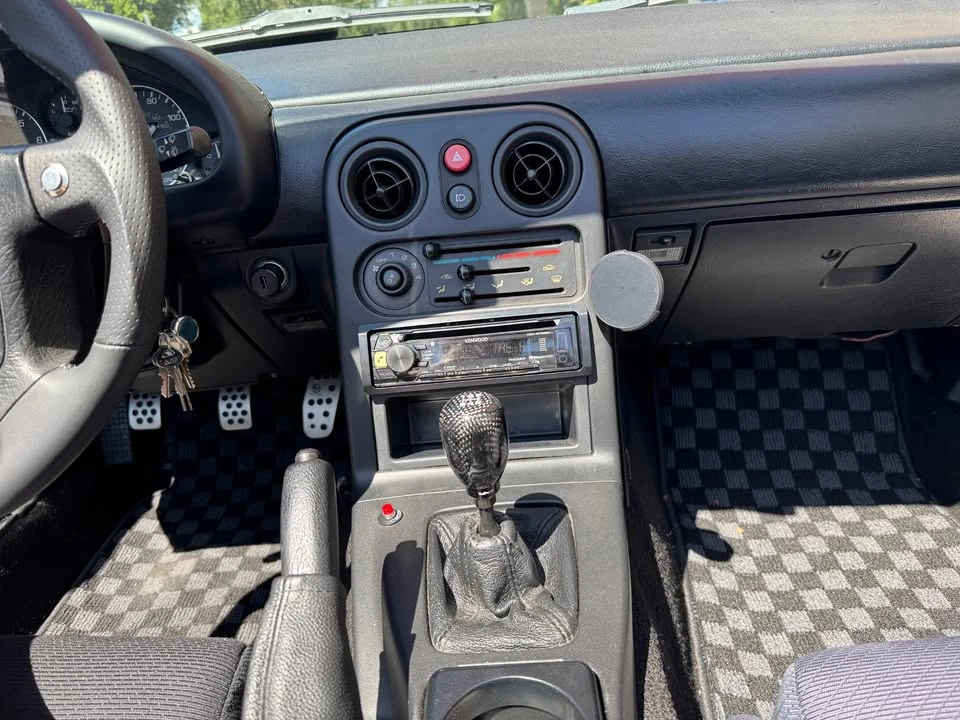1990 Mazda NA MX-5 Miata - Image 8 of 9
