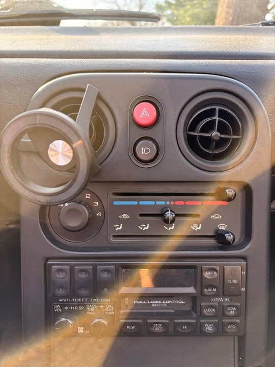 1990 Mazda NA MX-5 Miata - Image 18 of 20